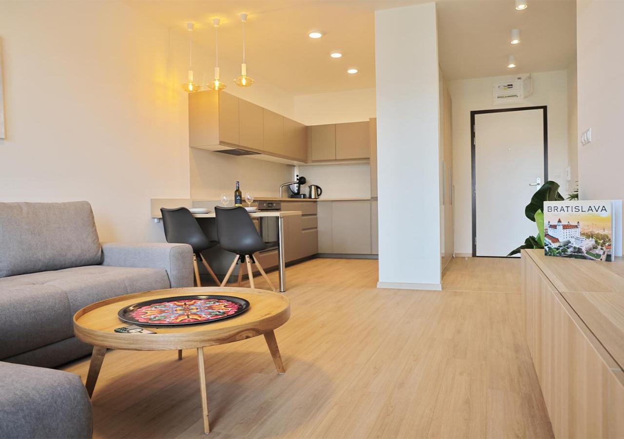 New Cozy 2 Room Pink Apartment Bratislava 059 Exterior foto