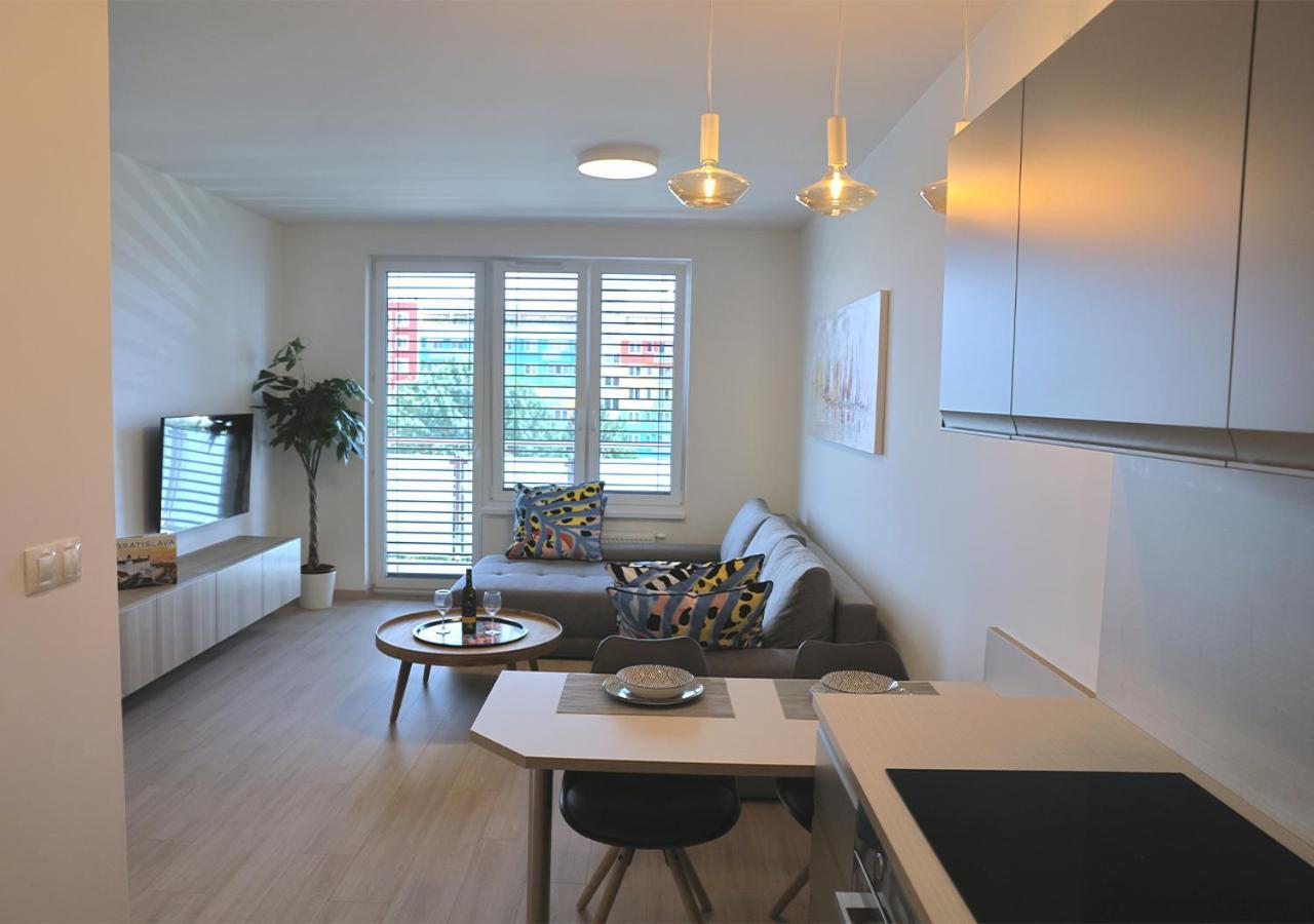 New Cozy 2 Room Pink Apartment Bratislava 059 Exterior foto